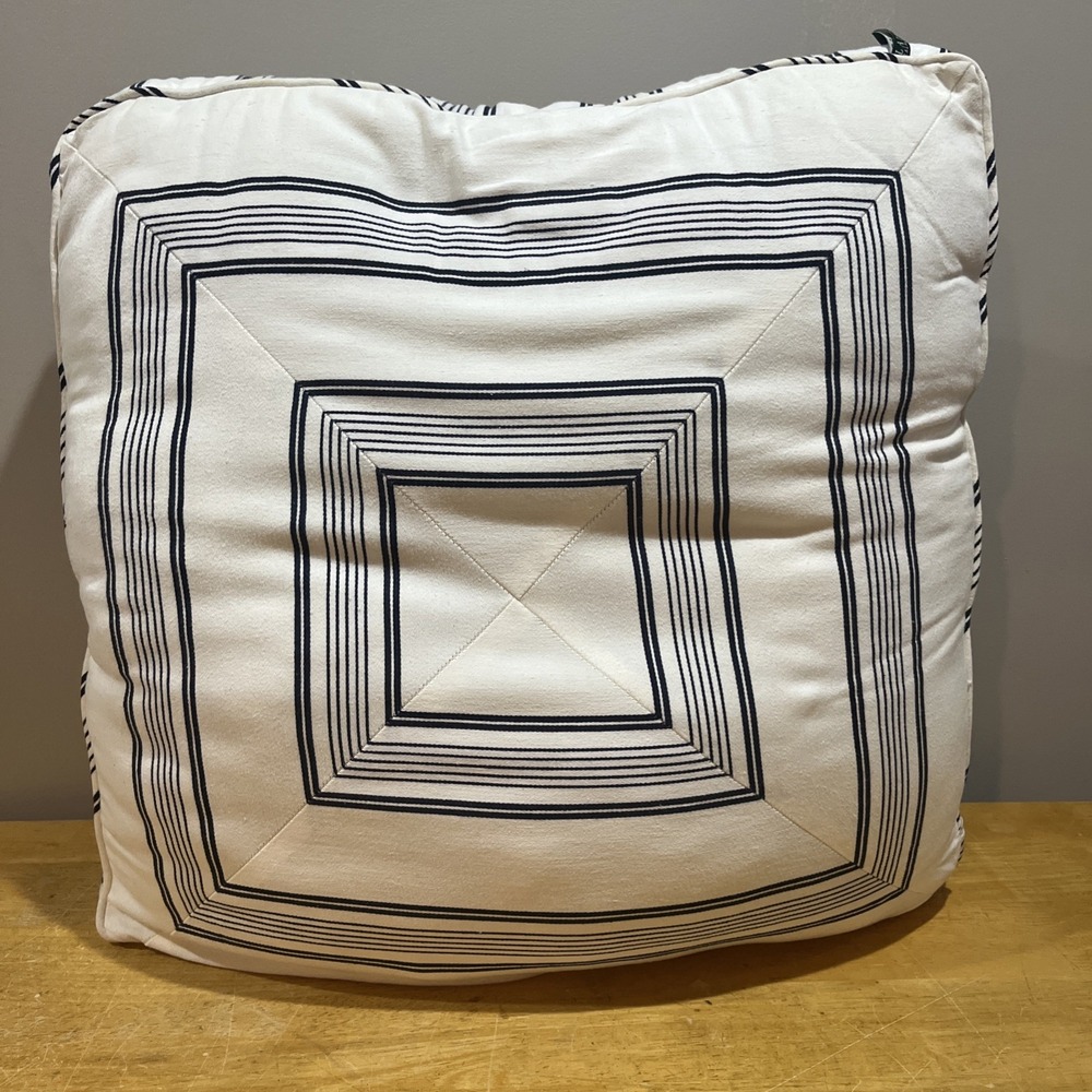 Lauren Ralph LAUREN San Luca /Seychelles White‎ Navy Large Throw Pillow 23x23"